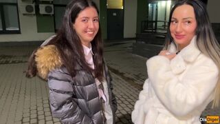 Baráttal szedtünk fel dupla csábító stripat, akiket keményen megbasztunk