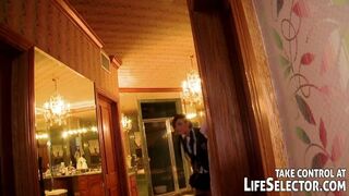 Lágy kaland a Life Selector világában: Vad fősulis lányok legelső élményei Isis Taylorral és barátnőivel anális hármasban